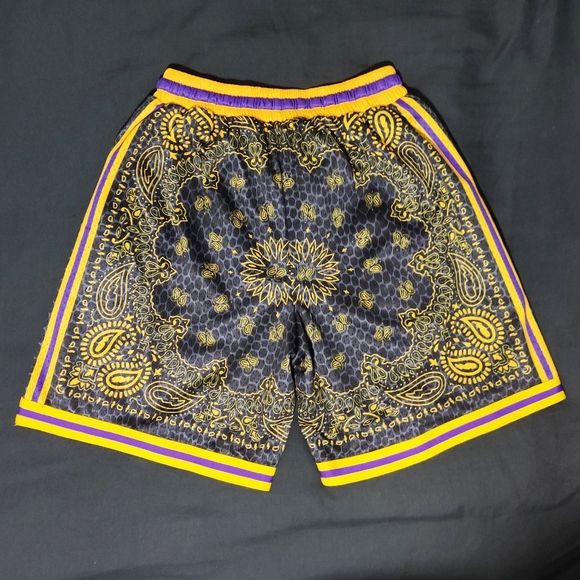 Trillest Collect and Select Kobe LA Lakers Shorts - Picture 2 of 4
